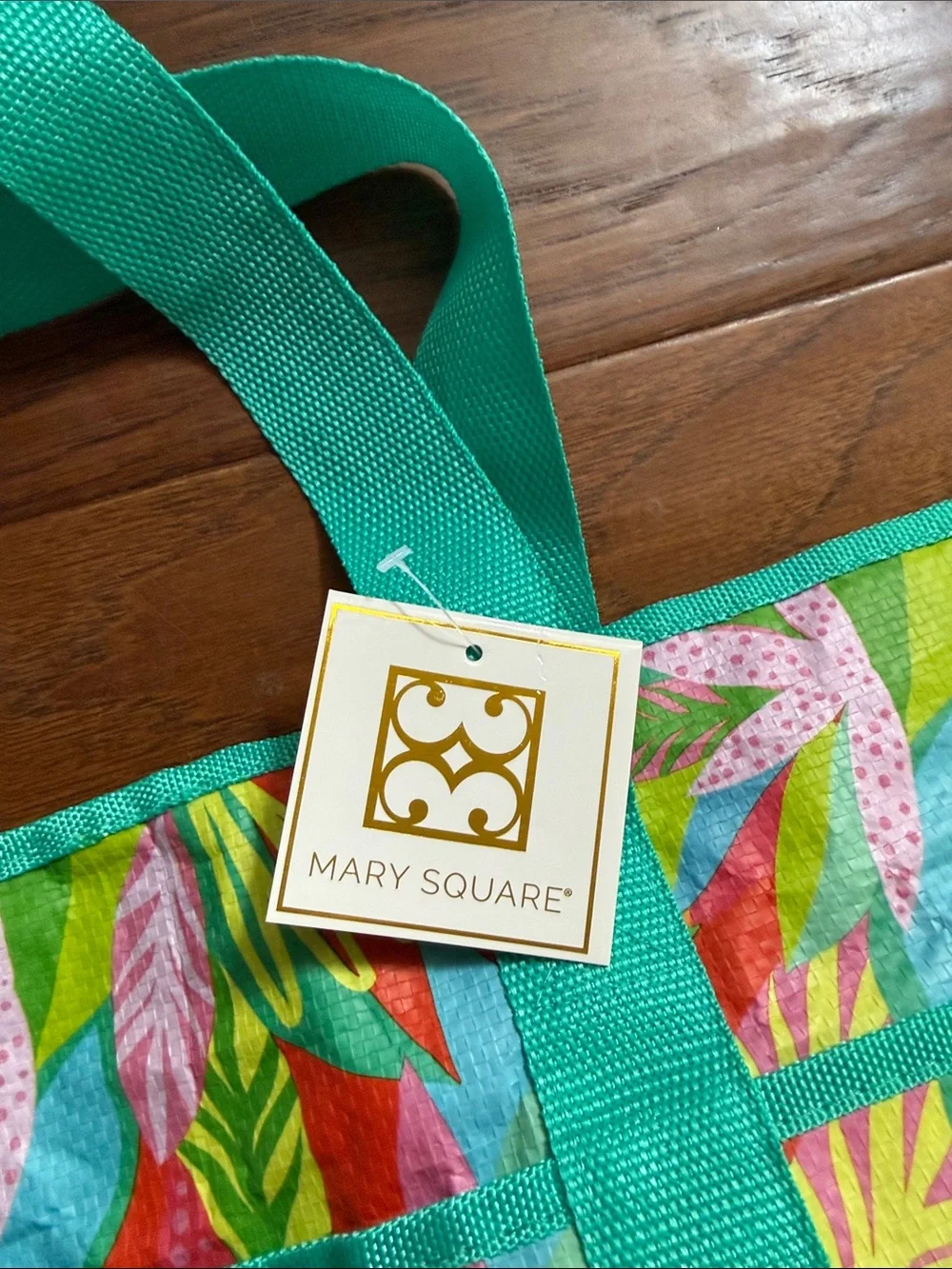 Mary Square bright tropical
